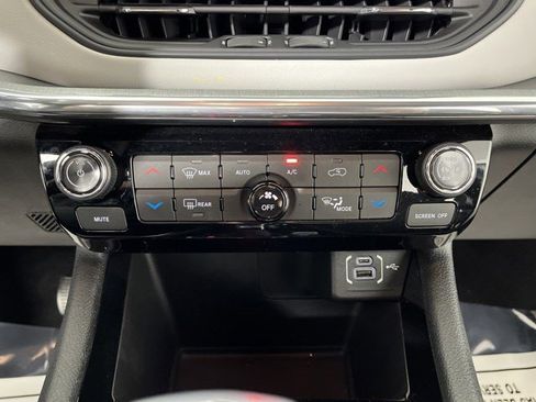 Used 2023 Jeep Compass Limited w/ Elite Group AWD/4WD image 23