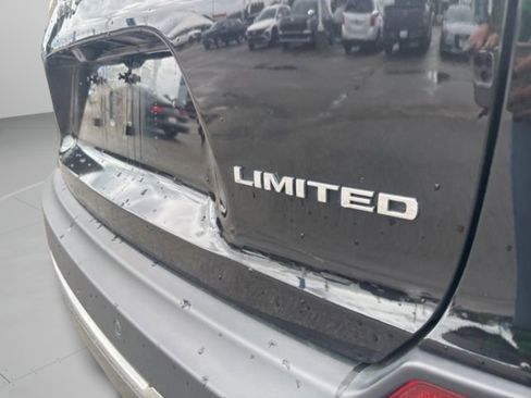 Used 2021 Jeep Cherokee Limited w/ Elite Package AWD/4WD image 39
