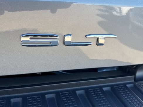 Used 2023 GMC Sierra 1500 SLT w/ SLT Premium Package AWD/4WD image 6