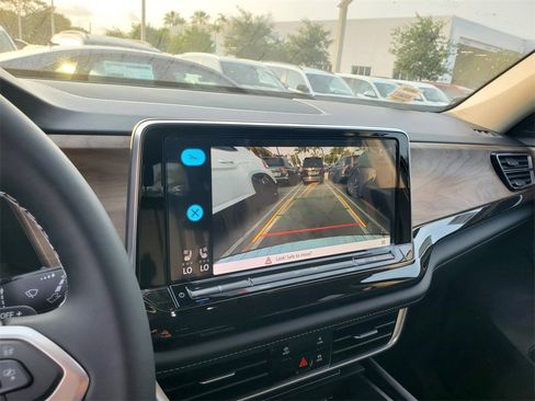 New 2026 Volkswagen Atlas SE image 10