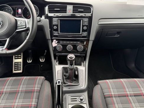 Used 2021 Volkswagen GTI S image 11