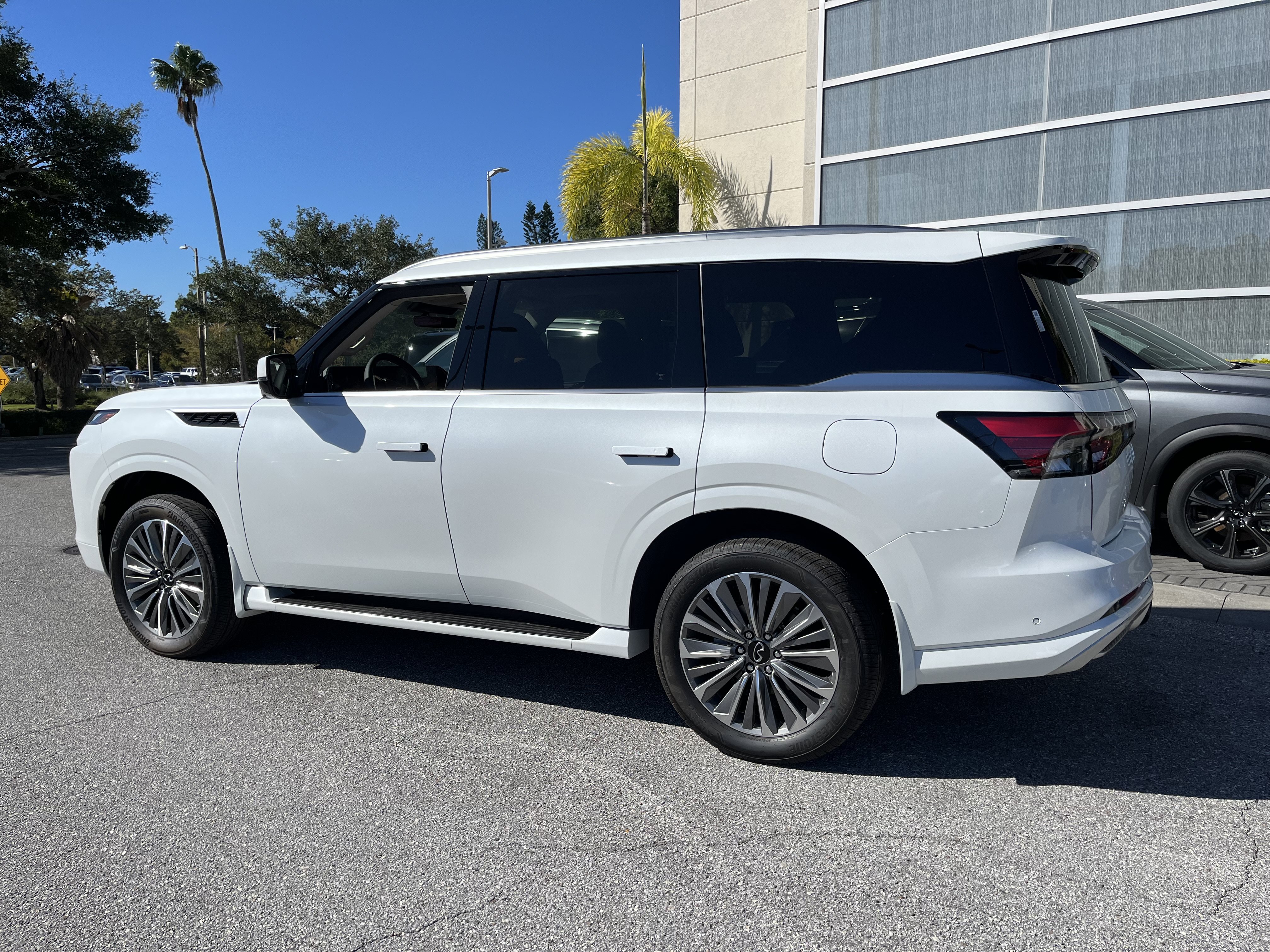 New 2027 INFINITI QX80 Luxe w/ Cargo Package RWD image 3