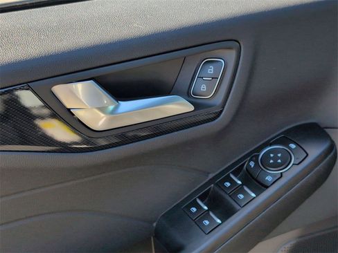 Used 2025 Ford Escape ST-Line image 17