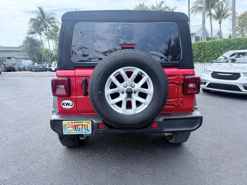 Used 2023 Jeep Wrangler Unlimited Sport image 4
