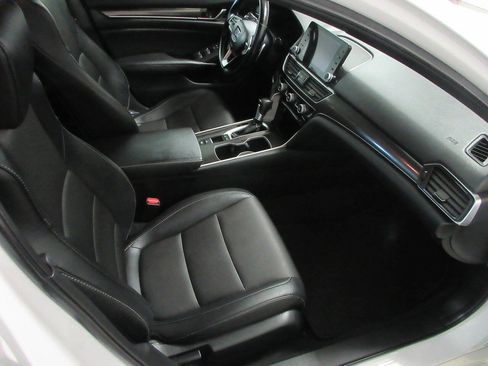 Used 2019 Honda Accord Sport image 8