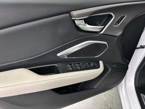 Used 2025 Acura RDX SH-AWD image 13