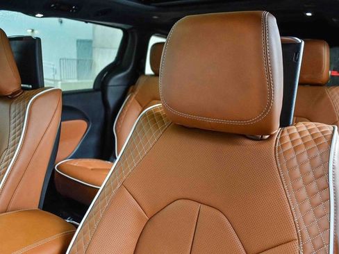 New 2026 Chrysler Pacifica Pinnacle w/ Trailer Tow Group image 24