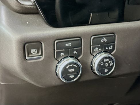 Used 2024 GMC Sierra 1500 Elevation image 17