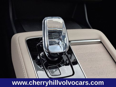 New 2025 Volvo XC90 B5 Core w/ Protection Package Premier image 18