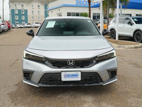 Used 2022 Honda Civic Sport image 2