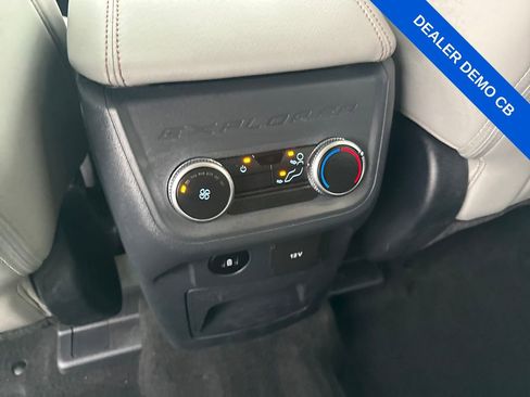 Used 2025 Ford Explorer Active w/ Active Comfort Package image 15
