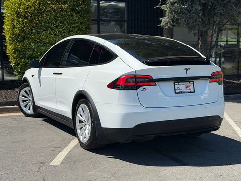 Used 2018 Tesla Model X 100D image 19