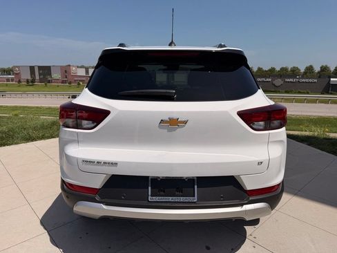 Used 2023 Chevrolet TrailBlazer LT w/ Convenience Package FWD image 9