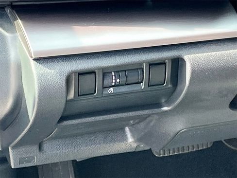 Used 2025 Subaru Impreza 2.0i image 10