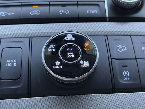 Used 2021 Hyundai Palisade SE AWD/4WD image 25