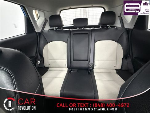 Used 2023 Kia Soul GT-Line FWD image 14