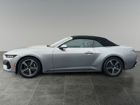 Used 2024 Ford Mustang Premium image 4