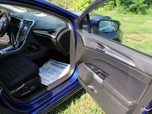 Used 2015 Ford Fusion SE FWD image 36