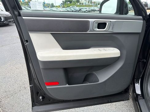 Used 2025 Hyundai Santa Fe SE FWD image 10