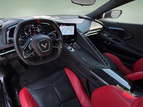 Used 2024 Chevrolet Corvette Stingray Premium Conv w/ Z51 Performance Package RWD image 17
