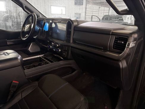 Used 2025 Ford F450 Platinum w/ FX4 Off-Road Package image 10