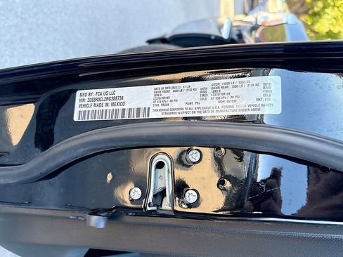 Used 2024 RAM 3500 Tradesman w/ Chrome Appearance Group image 28