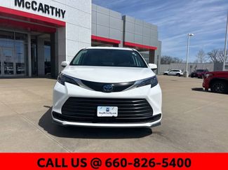 Used 2024 Toyota Sienna LE video 2