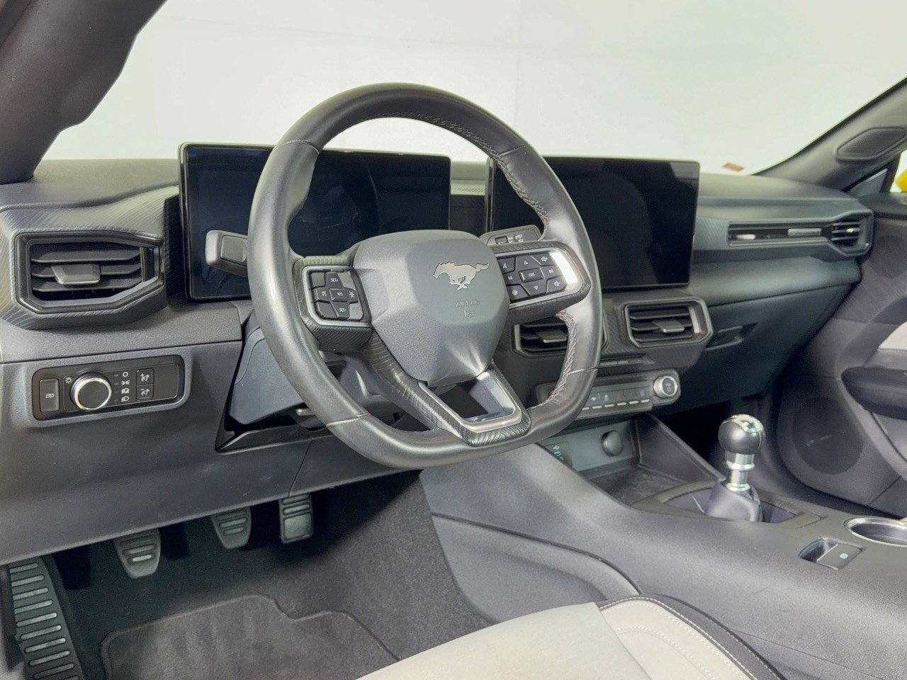 Used 2024 Ford Mustang GT RWD image 4