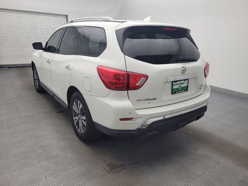 Used 2019 Nissan Pathfinder SV image 5