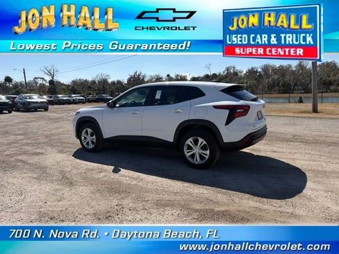 Used 2026 Chevrolet Trax LS w/ Driver Confidence Package image 6