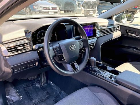 Used 2025 Toyota Camry LE image 13