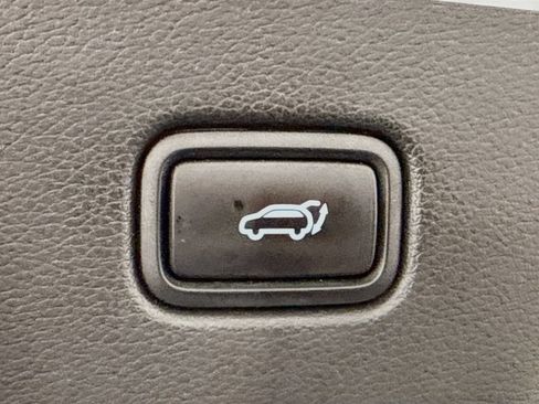 Used 2022 Hyundai Palisade Limited w/ Cargo Package FWD image 31