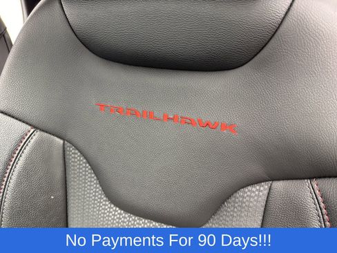 Used 2025 Jeep Compass Trailhawk image 11