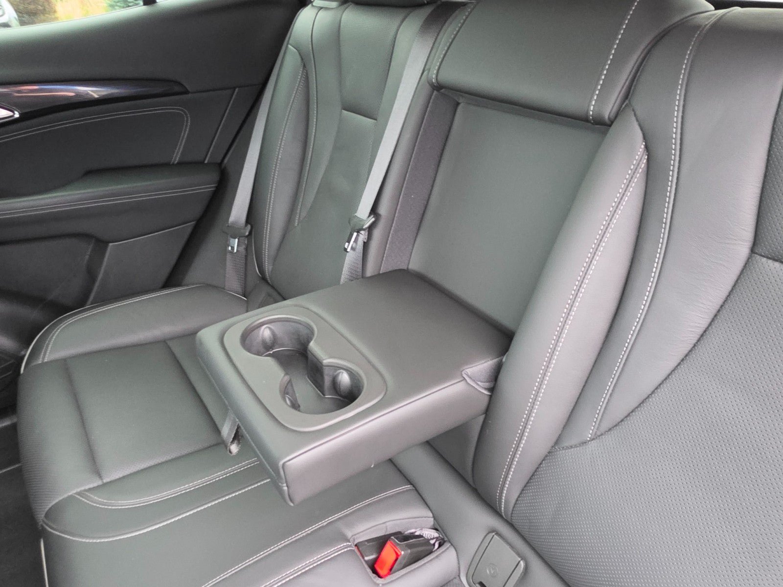 Used 2021 Buick Envision Essence w/ Technology Package I AWD/4WD image 24