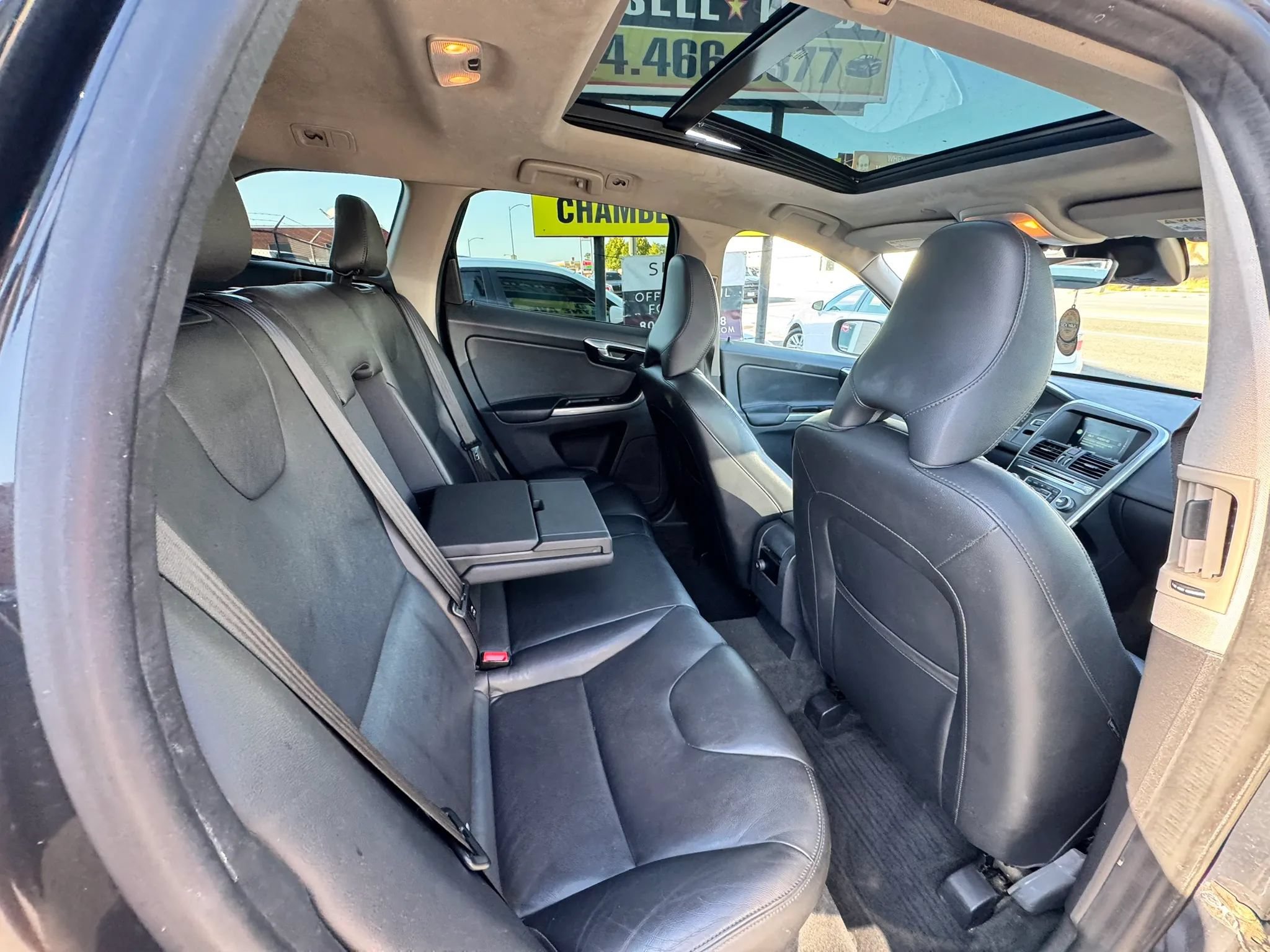 Used 2015 Volvo XC60 T6 w/ Protection Package AWD/4WD image 18