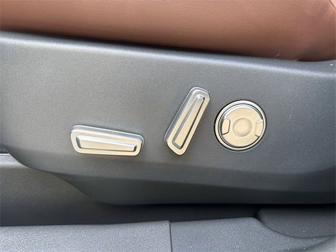 New 2026 Lincoln Nautilus Reserve image 12