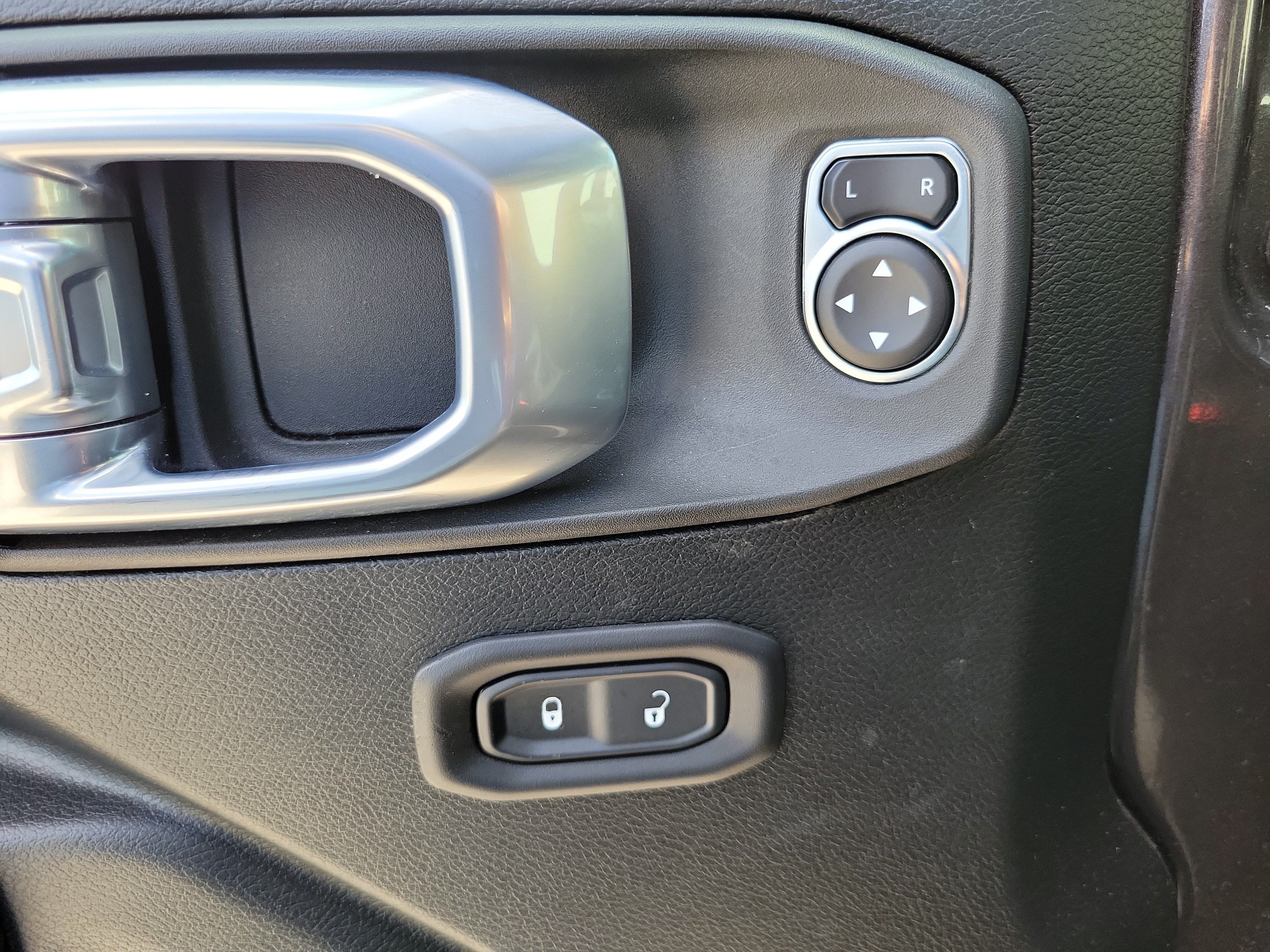 Used 2022 Jeep Wrangler Unlimited Sport AWD/4WD image 28