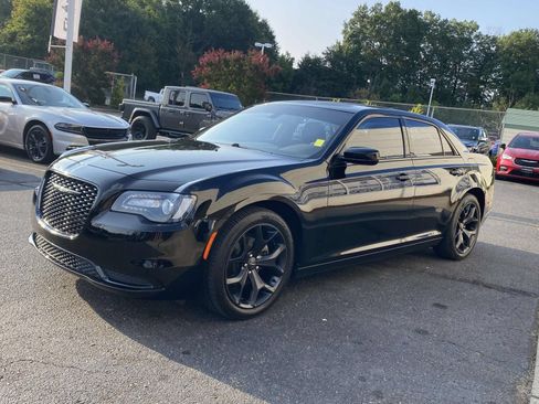 Used 2021 Chrysler 300 Touring w/ Sport Appearance Package RWD image 3