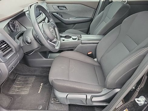 Used 2023 Nissan Rogue S image 10
