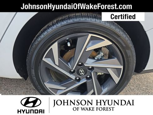 Certified 2025 Hyundai Elantra SEL image 39