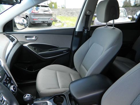 Used 2016 Hyundai Santa Fe SE image 13