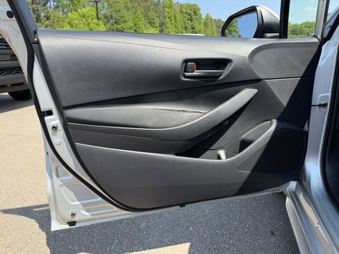 Used 2022 Toyota Corolla LE FWD image 14