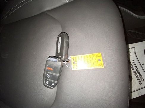 Used 2020 Jeep Renegade Limited image 28