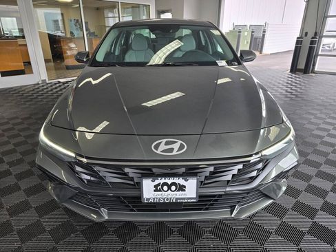 New 2026 Hyundai Elantra Limited FWD image 8