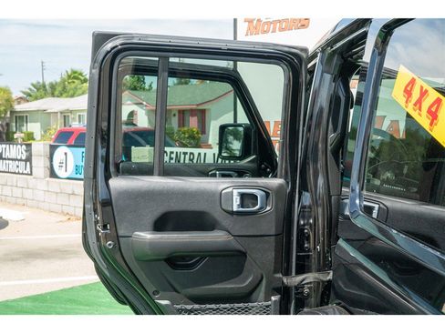 Used 2021 Jeep Wrangler Unlimited Sahara AWD/4WD image 38