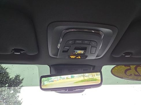 Used 2025 Toyota Crown Signia image 27