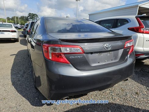 Used 2012 Toyota Camry SE FWD image 7