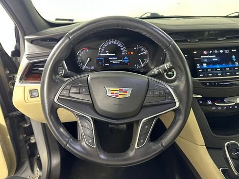 Used 2019 Cadillac XT5 Luxury image 14