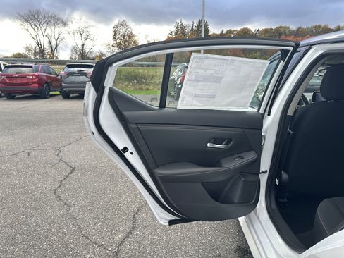 New 2025 Nissan Sentra SR w/ Trunk Package image 26