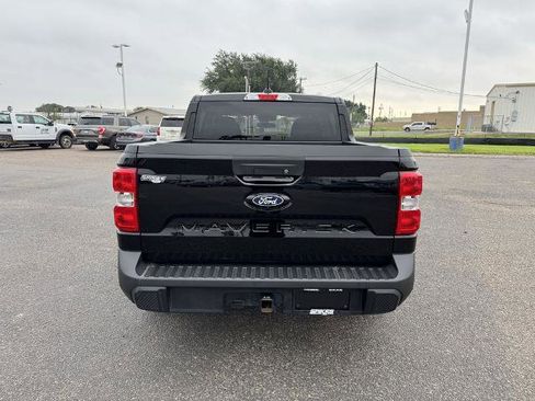 Certified 2025 Ford Maverick XLT FWD image 4